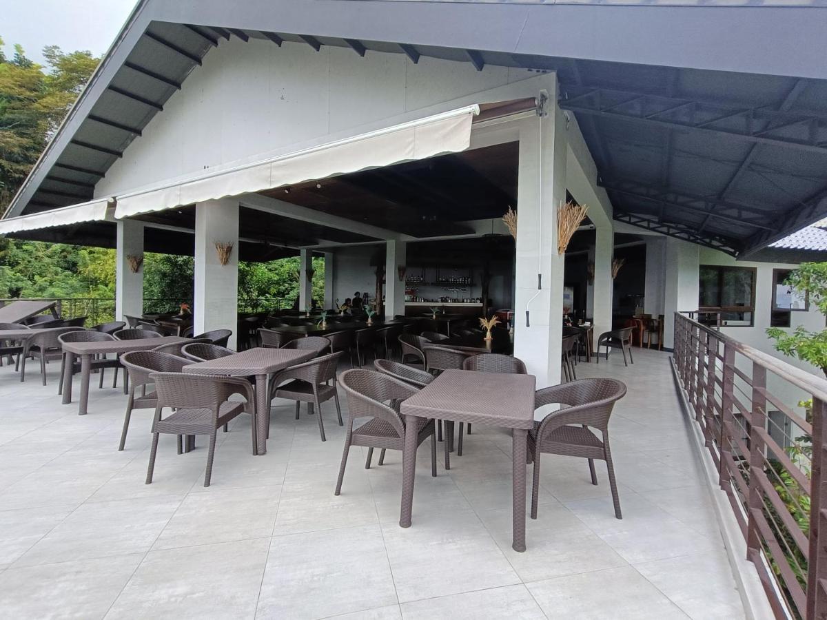 Mist Mountain Resort Powered By Cocotel Cebu Exteriör bild
