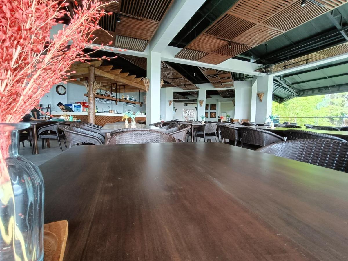 Mist Mountain Resort Powered By Cocotel Cebu Exteriör bild