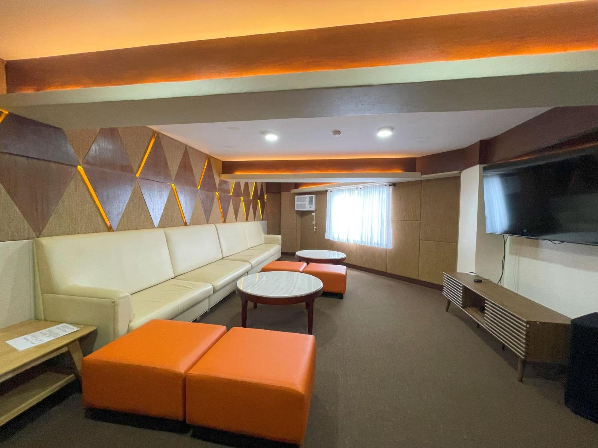 Mist Mountain Resort Powered By Cocotel Cebu Exteriör bild