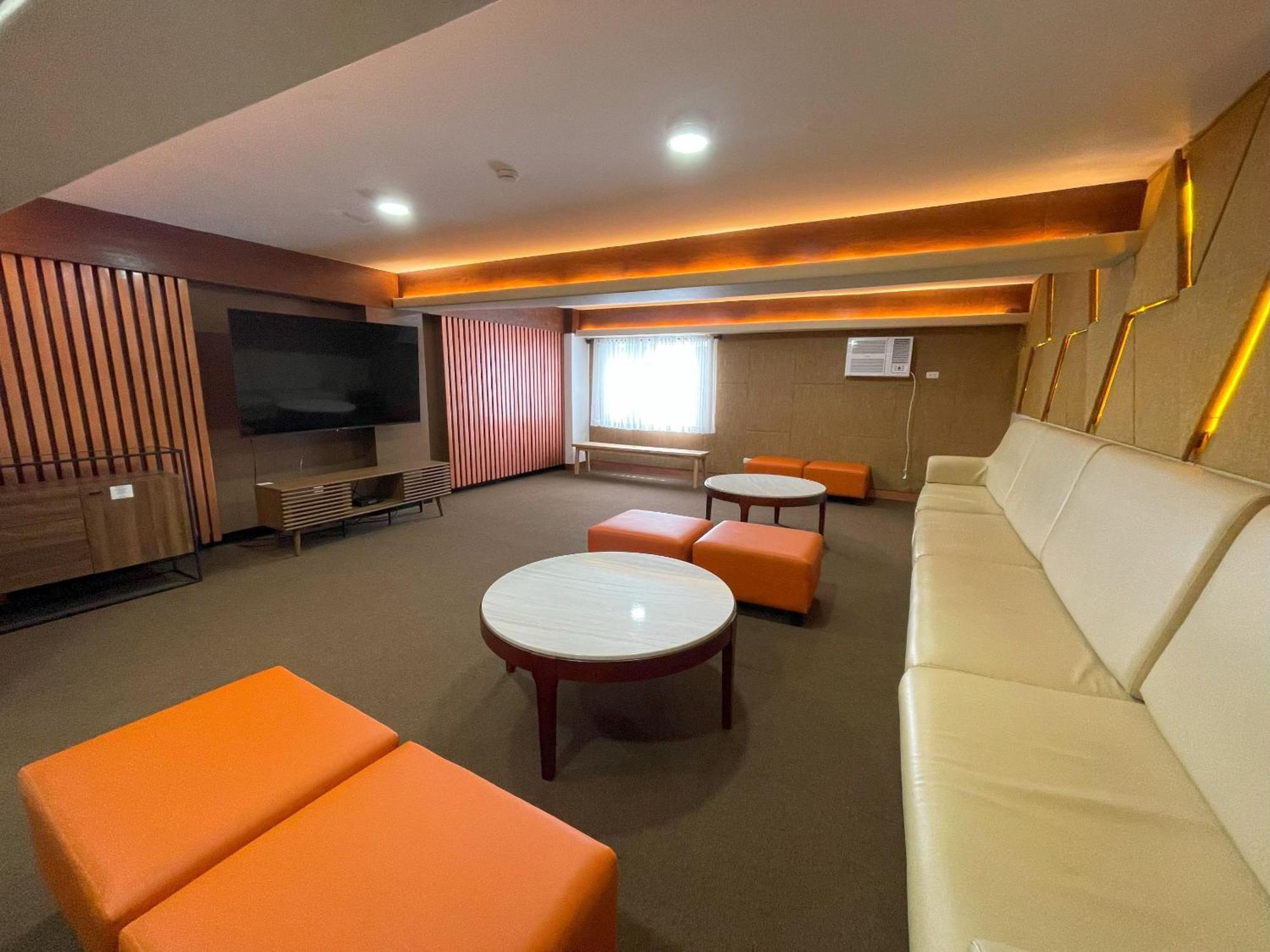 Mist Mountain Resort Powered By Cocotel Cebu Exteriör bild