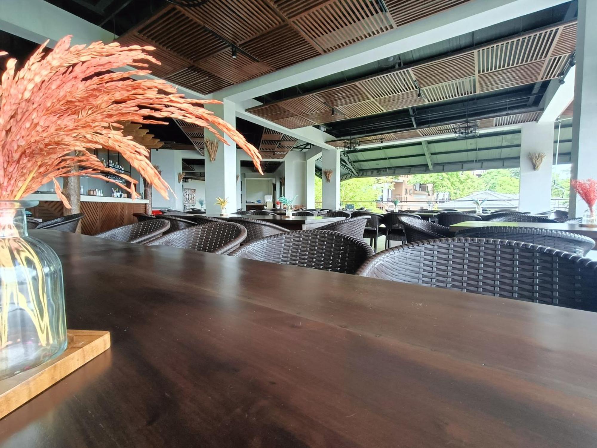 Mist Mountain Resort Powered By Cocotel Cebu Exteriör bild