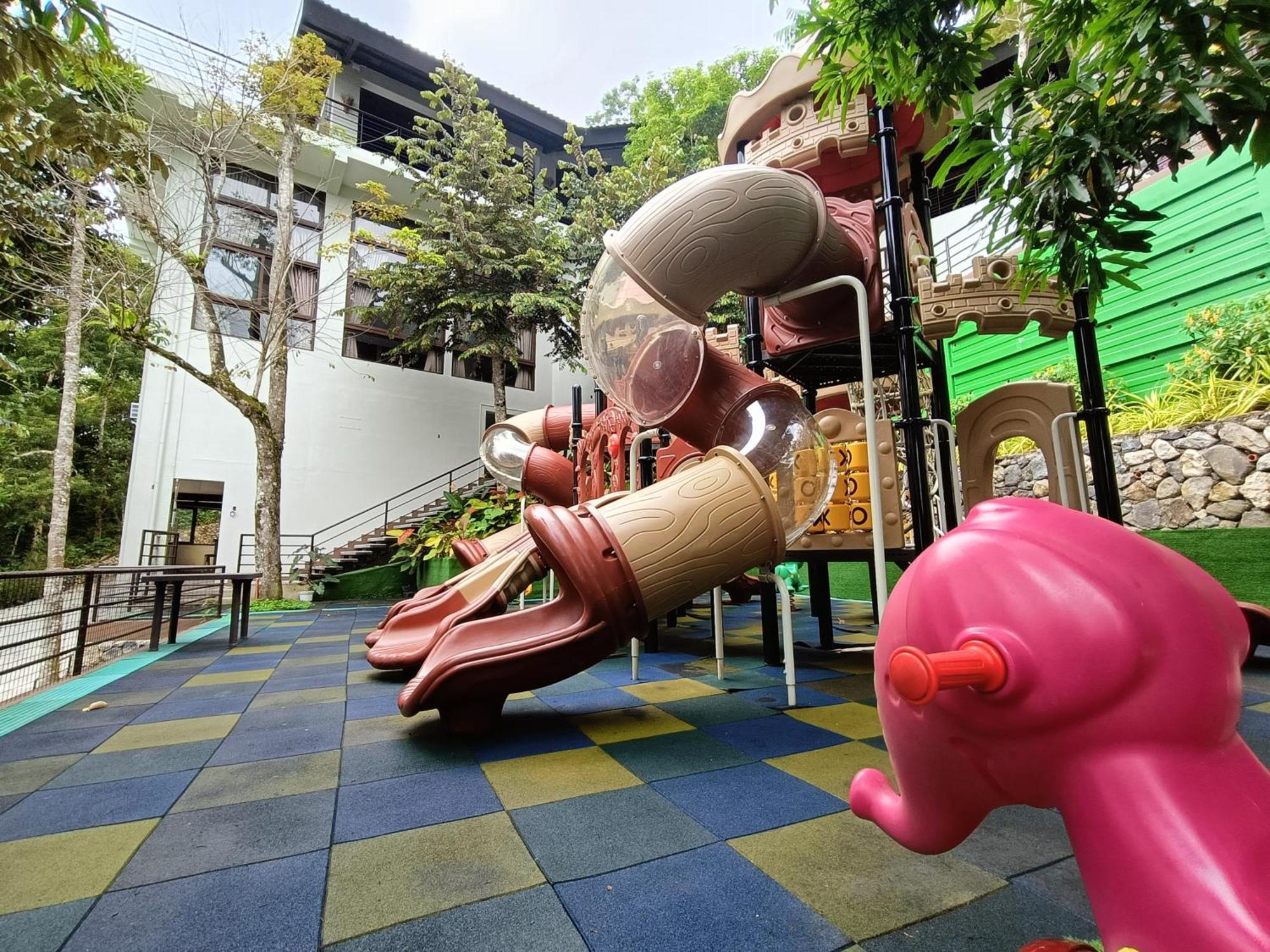 Mist Mountain Resort Powered By Cocotel Cebu Exteriör bild