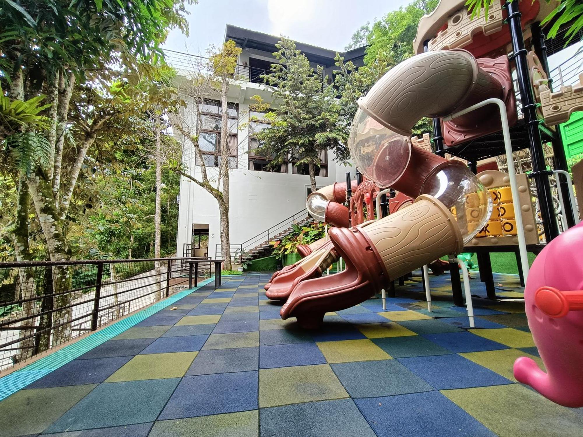 Mist Mountain Resort Powered By Cocotel Cebu Exteriör bild